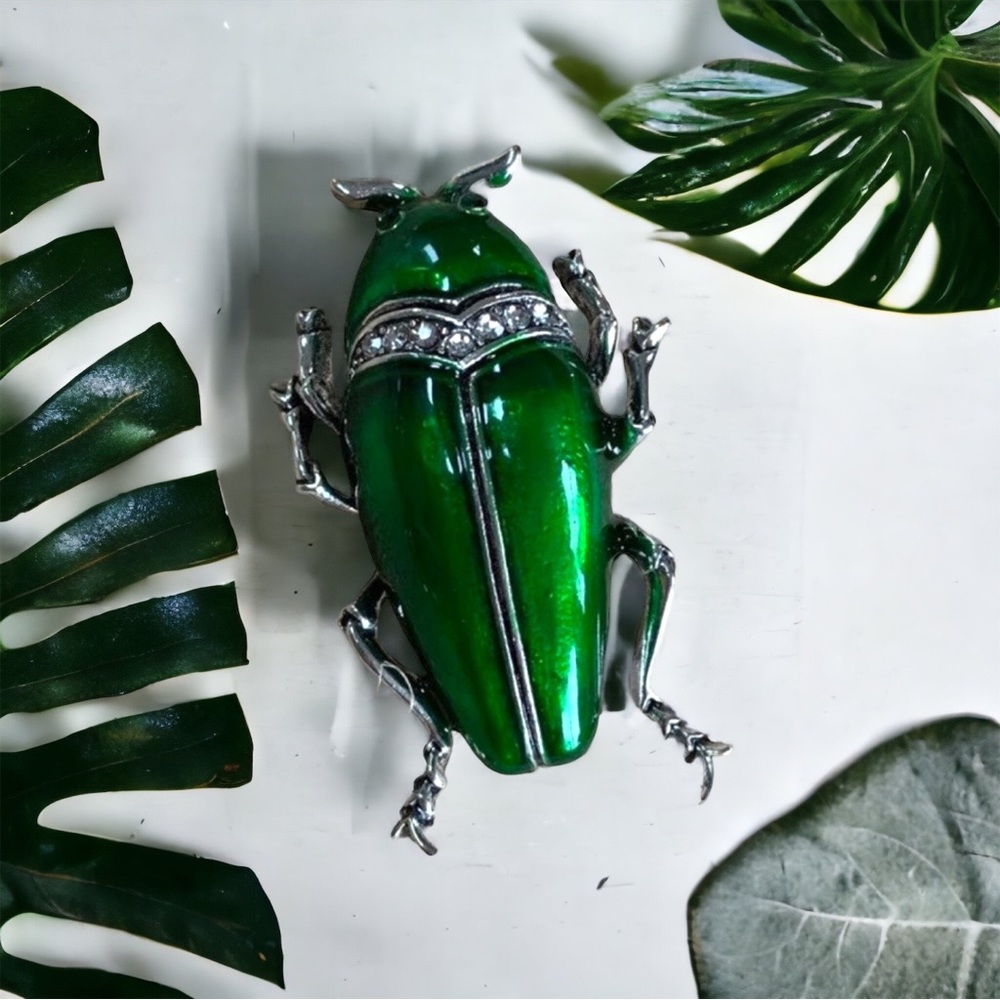 Pretty iridescent green beetle bug silver brooch